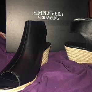 Simply Vera Vera Wang Black Moscow Heels